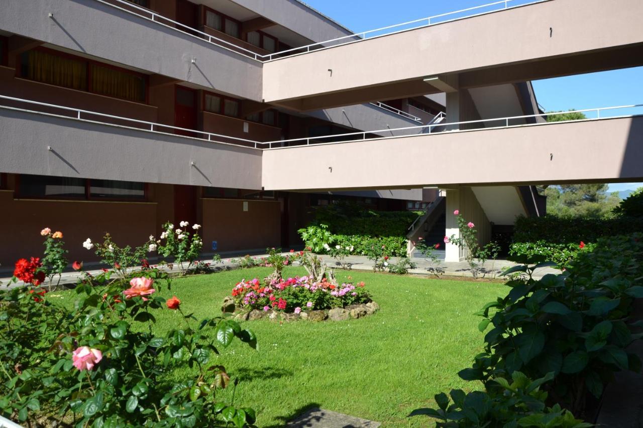 Apartments Via Dei Platani Марина-ді-Біббона Екстер'єр фото